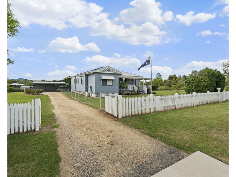 1 Belmore Drive, Withcott QLD 4352