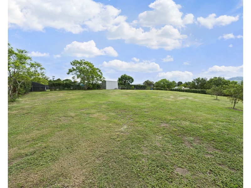 1 Belmore Drive, Withcott QLD 4352