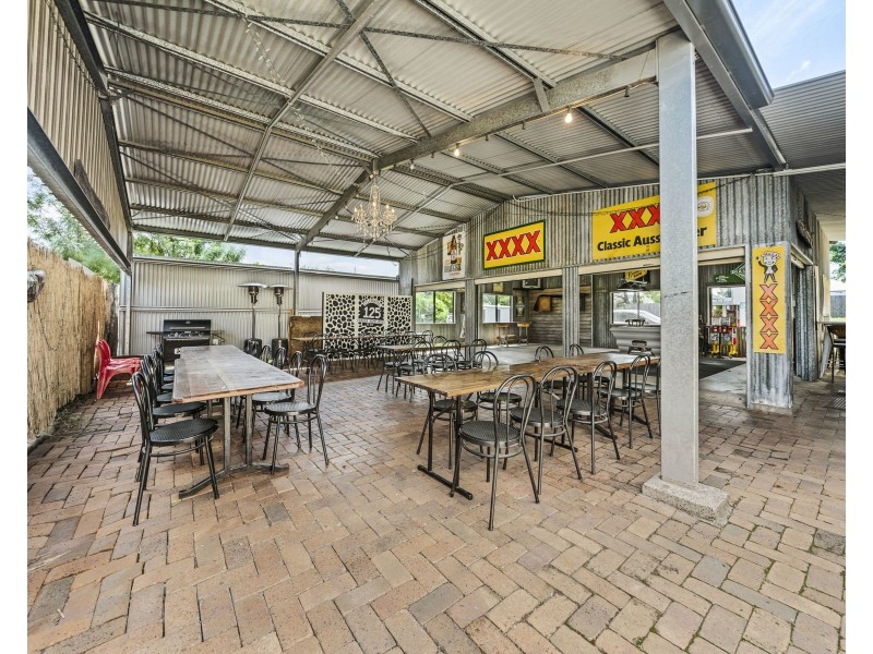 58 Mocatta Street, Goombungee QLD 4354