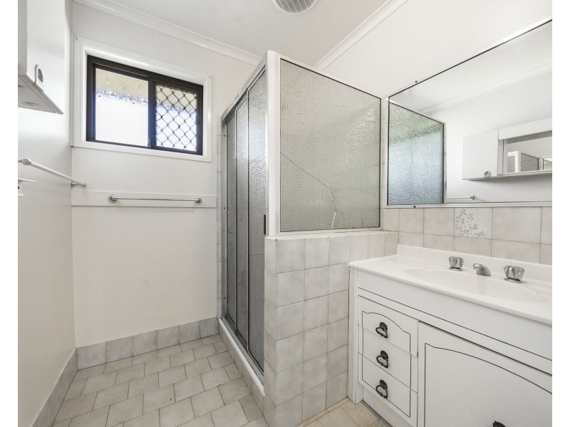 1 & 2/71 Ruthven Street, Harlaxton QLD 4350