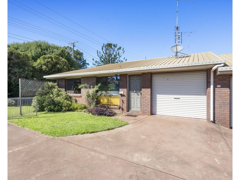 1 & 2/71 Ruthven Street, Harlaxton QLD 4350