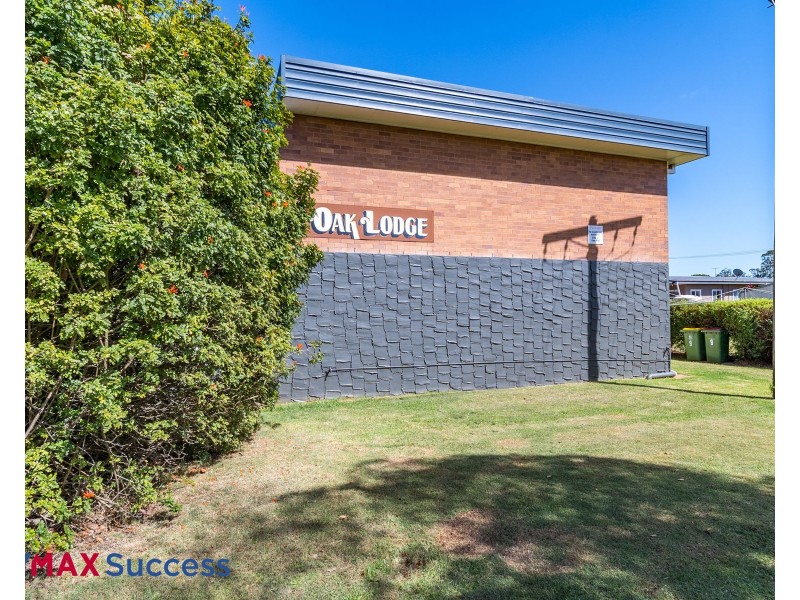 2/9 Whitefriars Street, Rockville QLD 4350