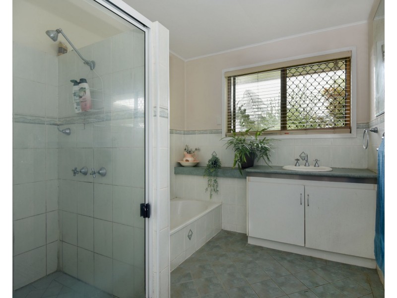 28 Jellicoe Street, Mount Lofty QLD 4350