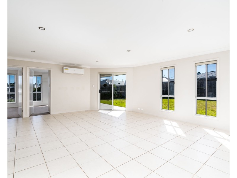 1/4 Grace View Street, Darling Heights QLD 4350