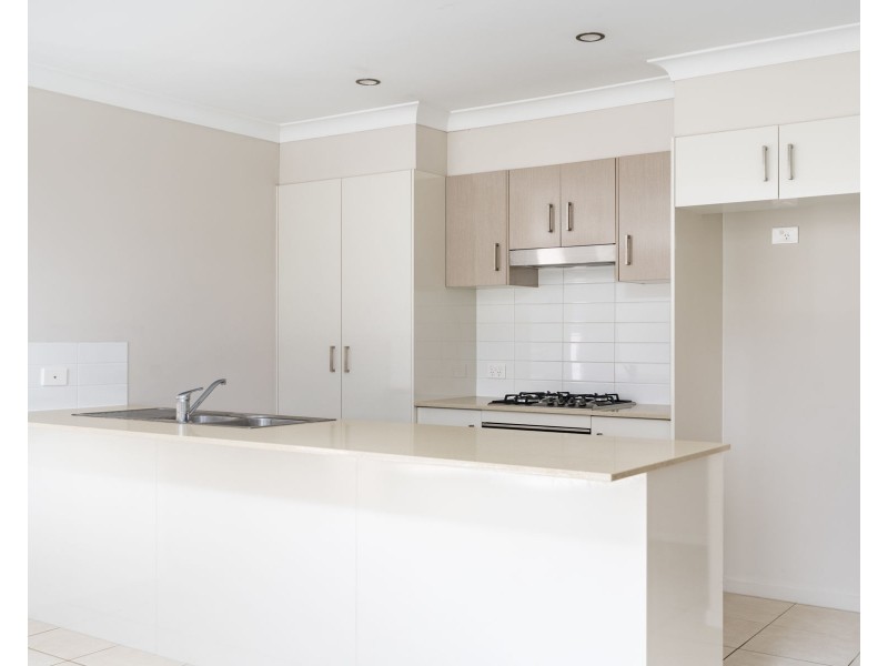 1/4 Grace View Street, Darling Heights QLD 4350