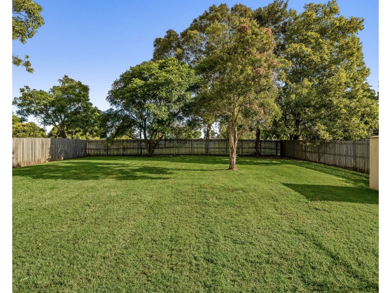 20 Charter Crescent, Rockville QLD 4350