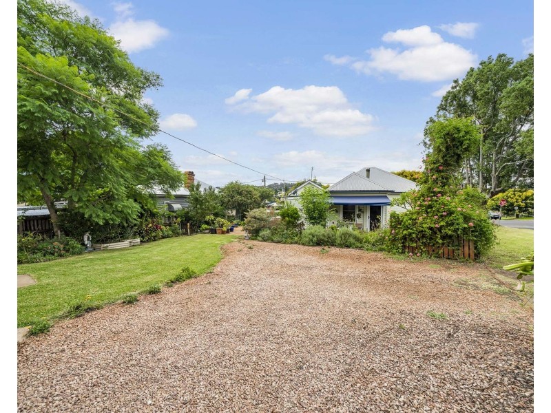 77 Mort Street, North Toowoomba QLD 4350