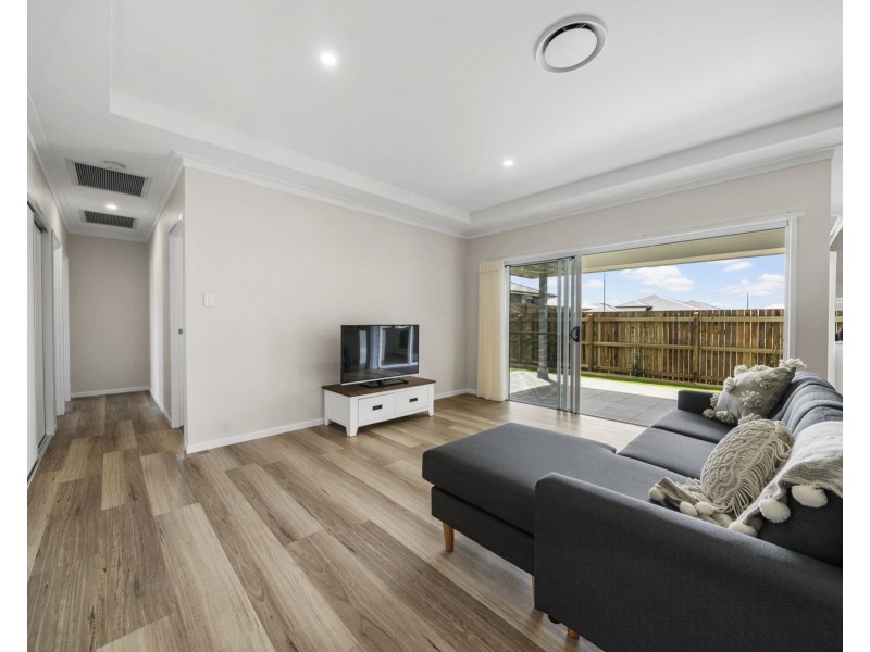 11 McGrory Drive, Kearneys Spring QLD 4350