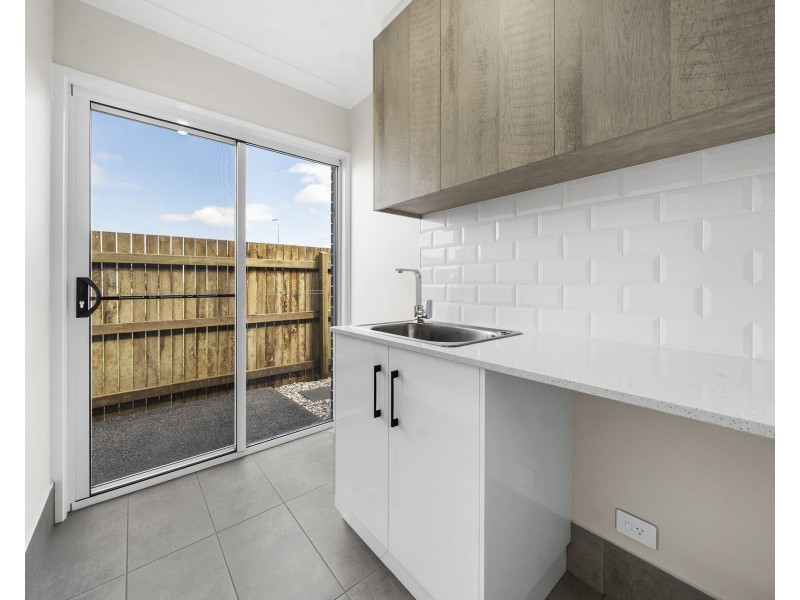 11 McGrory Drive, Kearneys Spring QLD 4350