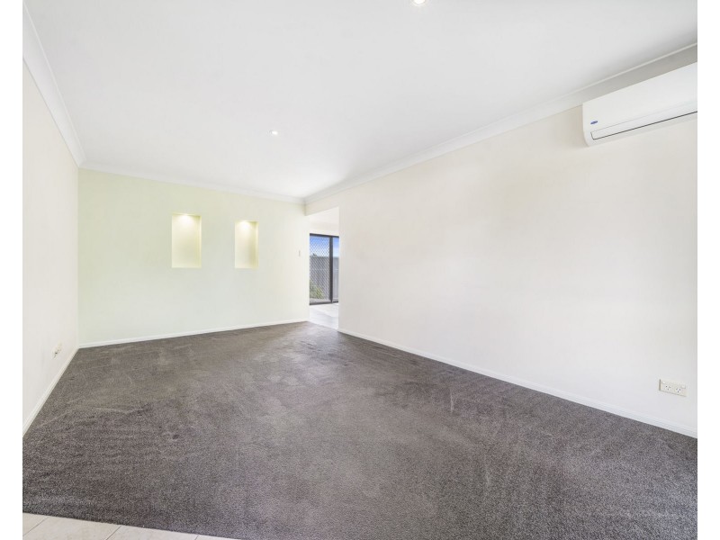 2/17 Rose Street, Wilsonton QLD 4350