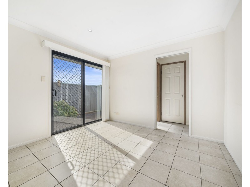 2/17 Rose Street, Wilsonton QLD 4350