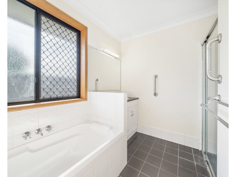 2/17 Rose Street, Wilsonton QLD 4350