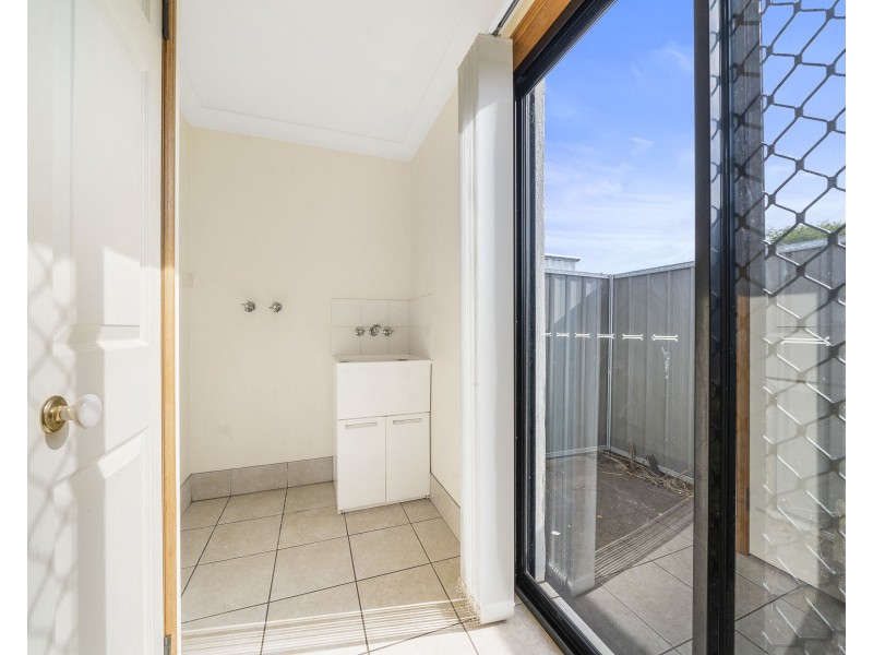 2/17 Rose Street, Wilsonton QLD 4350