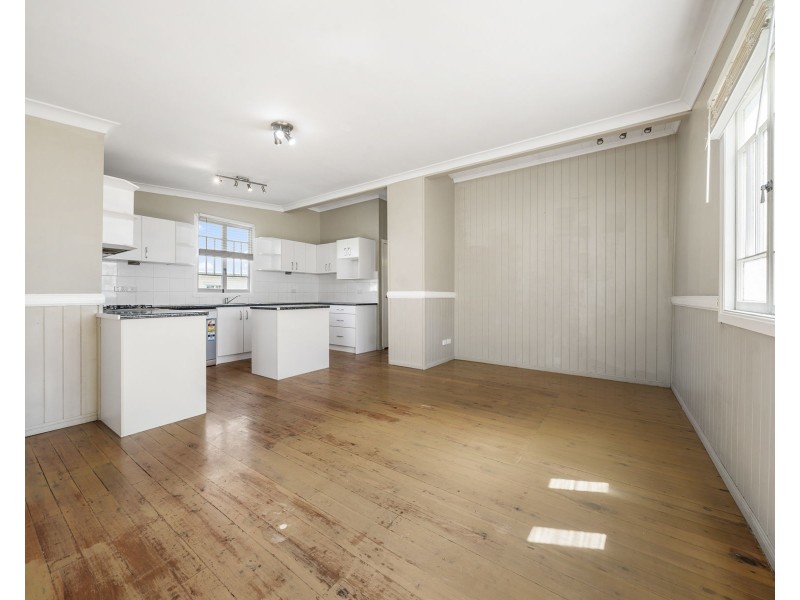 6 John Street, Goombungee QLD 4354