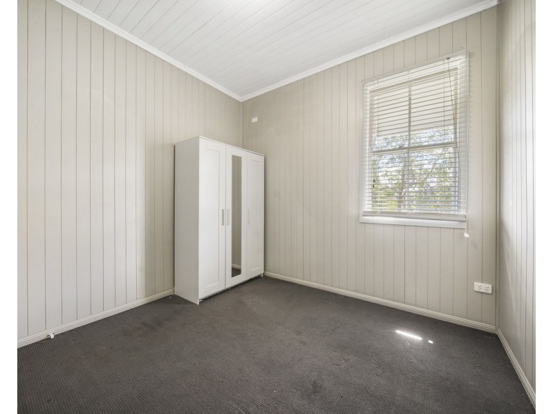 6 John Street, Goombungee QLD 4354