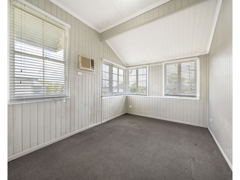 6 John Street, Goombungee QLD 4354