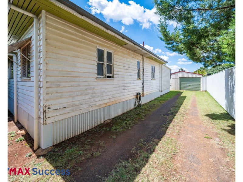 2 Berry Street, Wilsonton QLD 4350