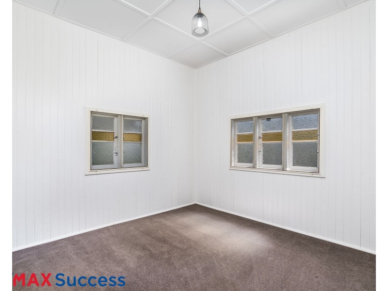 6 Perry Street, Harlaxton QLD 4350