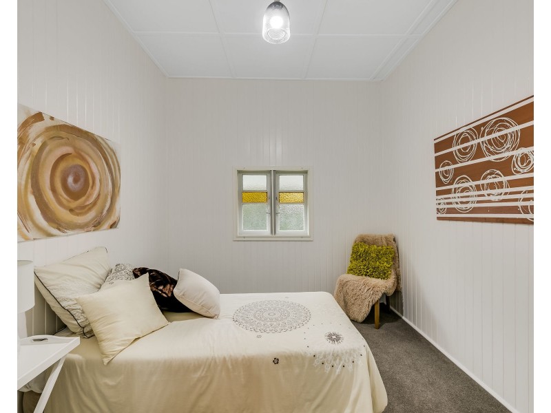 6 Perry Street, Harlaxton QLD 4350