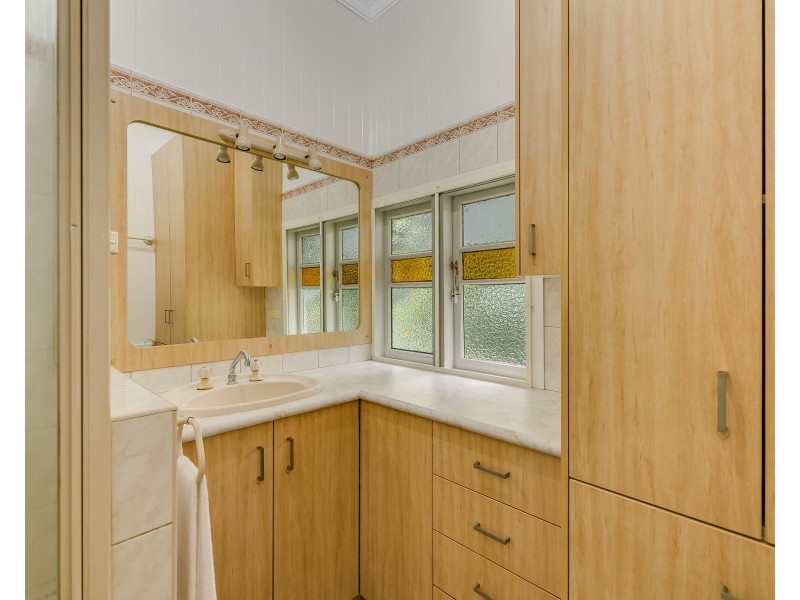 6 Perry Street, Harlaxton QLD 4350