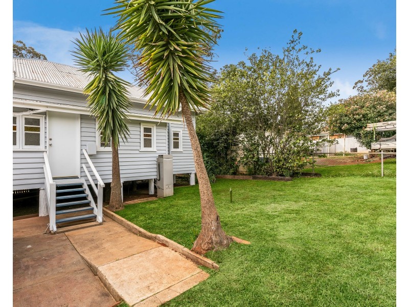 6 Perry Street, Harlaxton QLD 4350