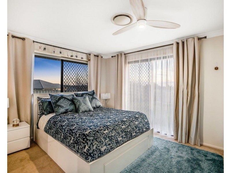 4 Weale Street, Mount Kynoch QLD 4350