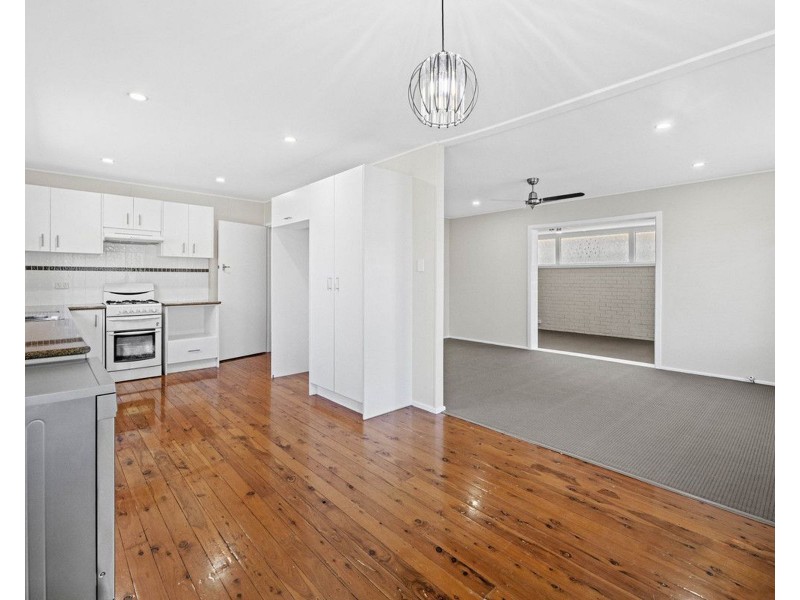 9 Farr Street, Kearneys Spring QLD 4350