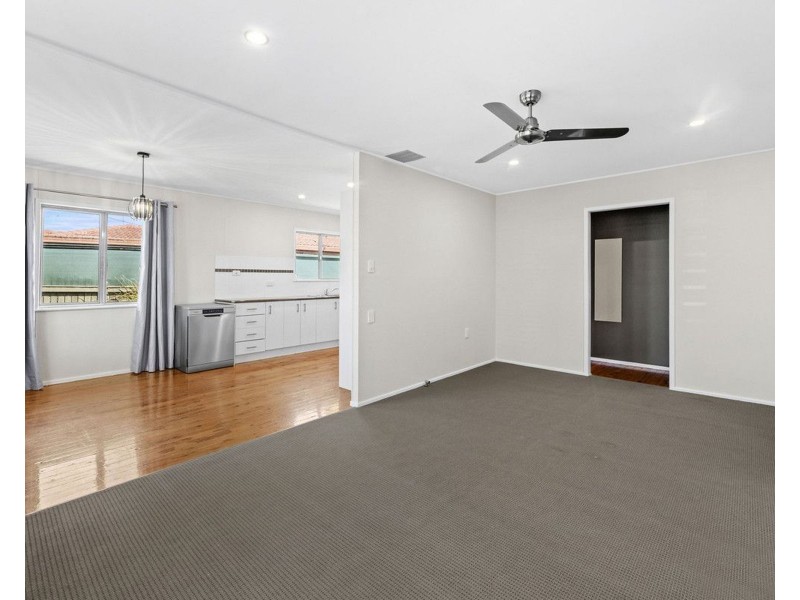 9 Farr Street, Kearneys Spring QLD 4350