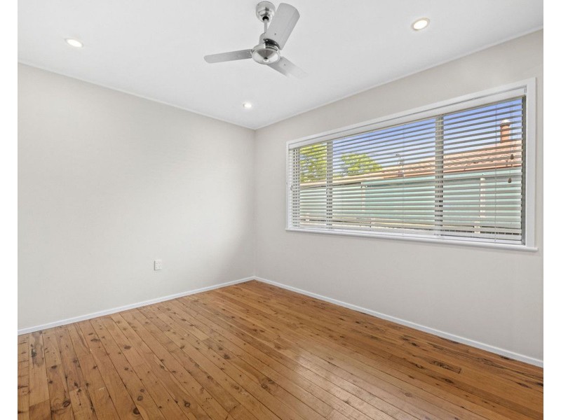 9 Farr Street, Kearneys Spring QLD 4350
