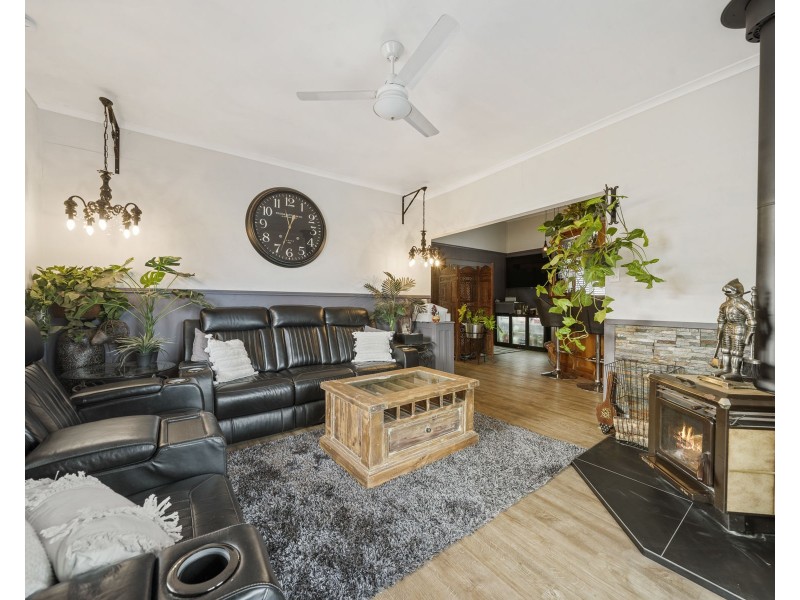 81 Mocatta Street, Goombungee QLD 4354