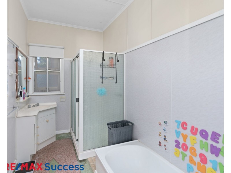 49 Wallace Street, Newtown QLD 4350