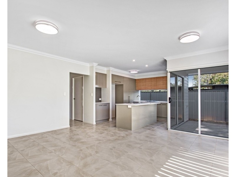 2/10a Warwick Street, Harristown QLD 4350