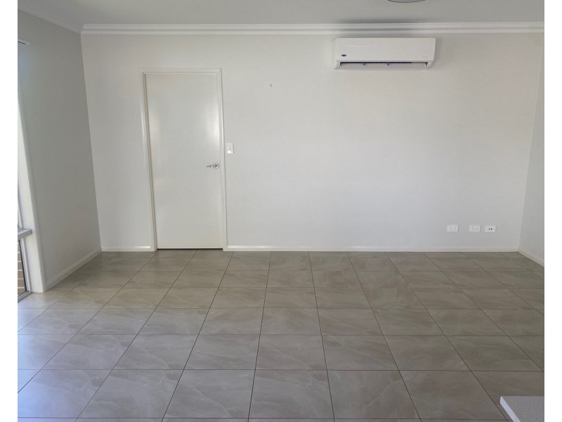 2/10a Warwick Street, Harristown QLD 4350