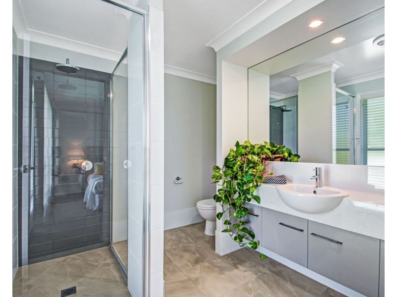 2/10a Warwick Street, Harristown QLD 4350