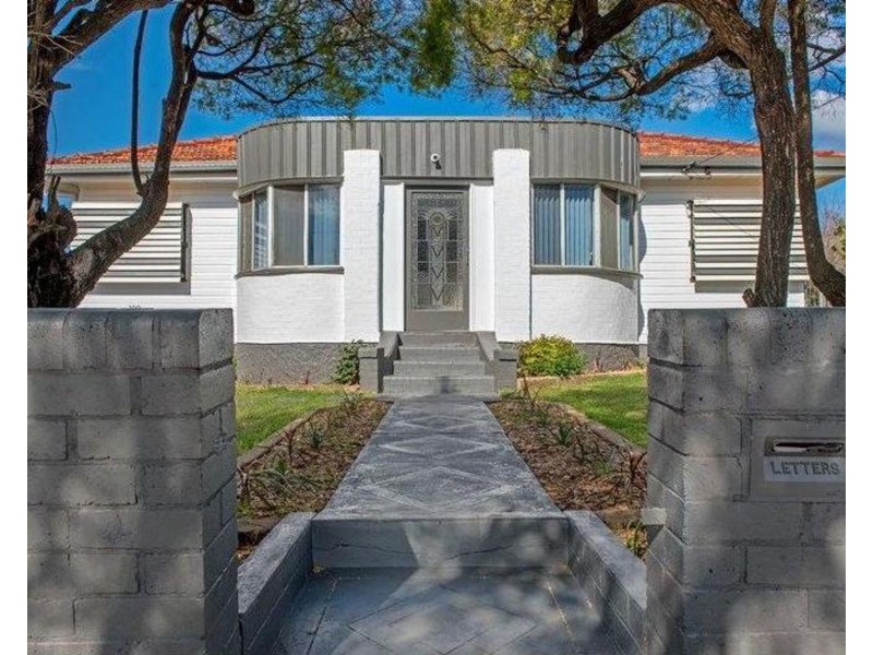 100 Water Street, South Toowoomba QLD 4350