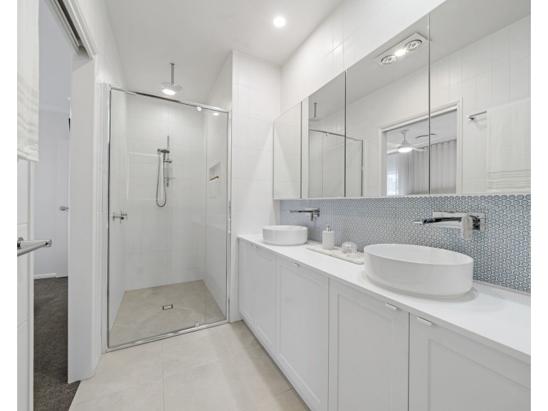 39 Shelby Street, Glenvale QLD 4350