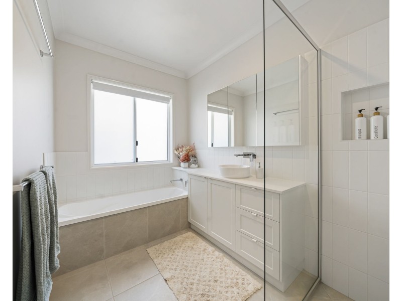 39 Shelby Street, Glenvale QLD 4350