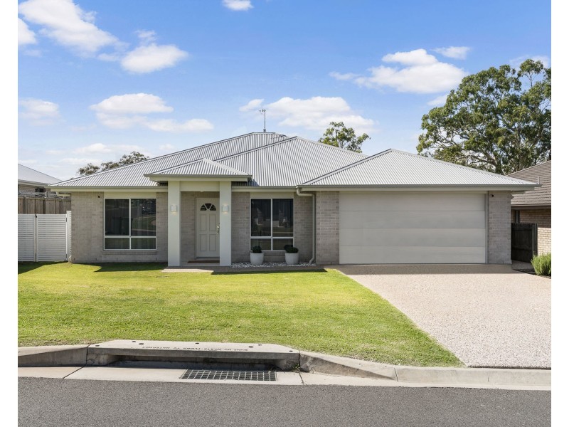 39 Shelby Street, Glenvale QLD 4350