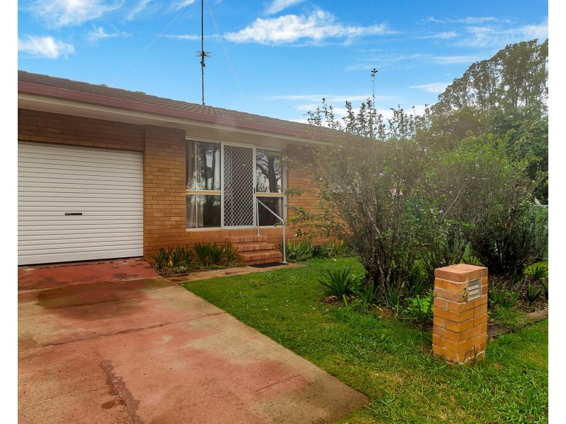 2/114 Curzon St, Rangeville QLD 4350