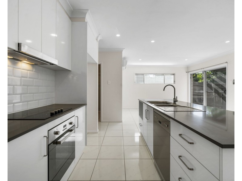 1/106a South Street, Centenary Heights QLD 4350