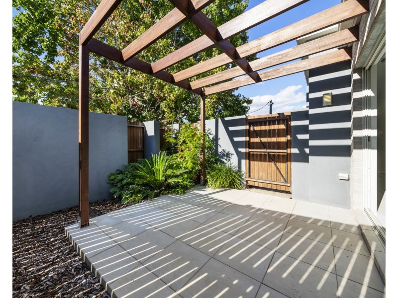 1/106a South Street, Centenary Heights QLD 4350