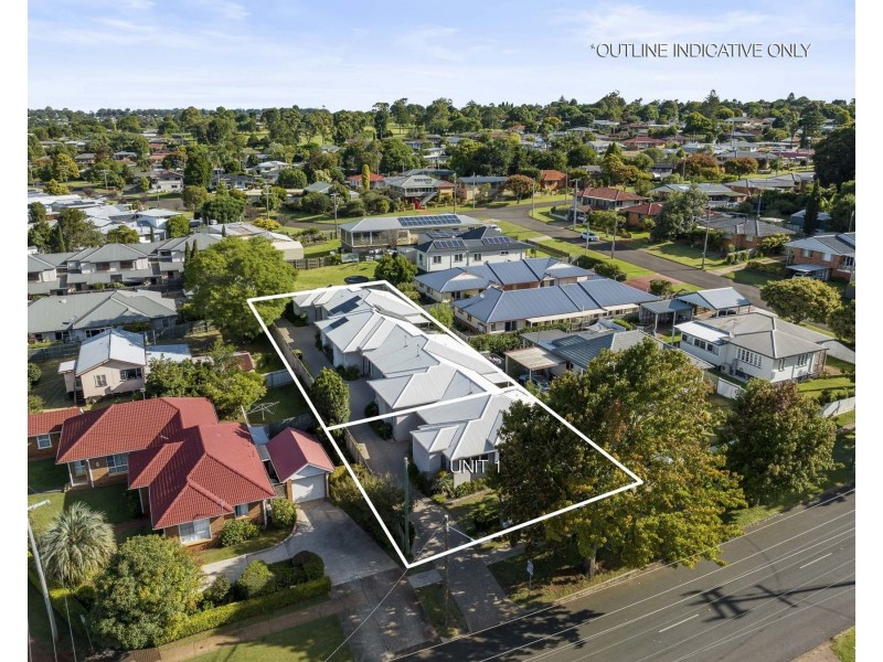 1/106a South Street, Centenary Heights QLD 4350