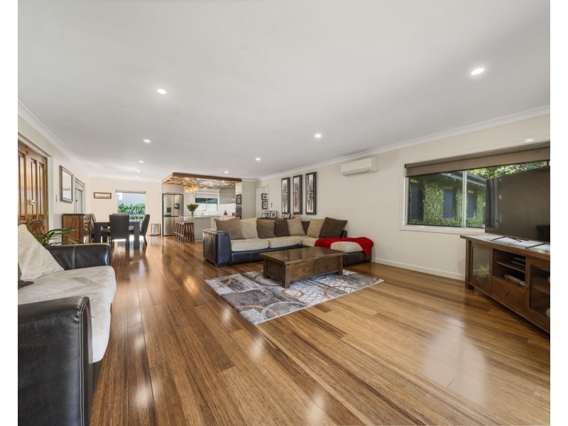 50 Mackenzie Street, Mount Lofty QLD 4350