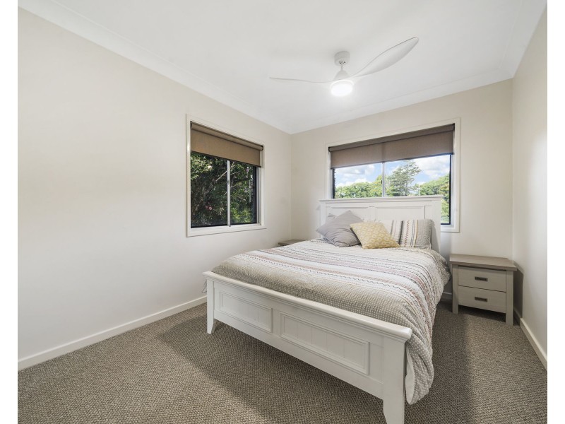 50 Mackenzie Street, Mount Lofty QLD 4350
