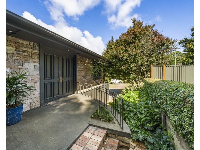 50 Mackenzie Street, Mount Lofty QLD 4350