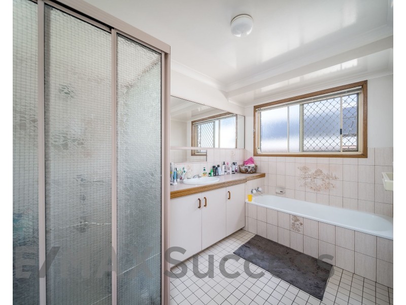 55 Moore Crescent, Wilsonton QLD 4350