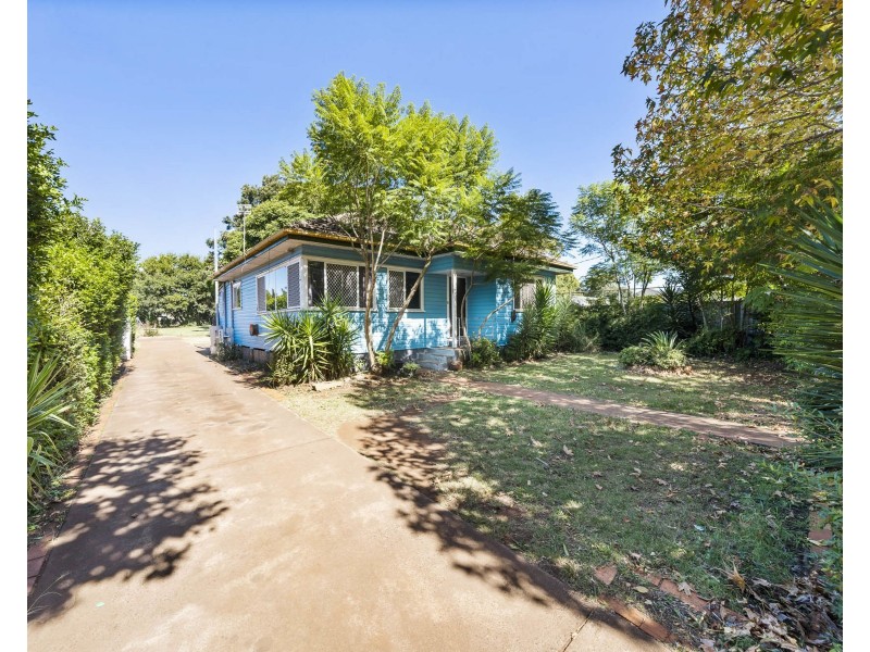 320a South Street, Harristown QLD 4350