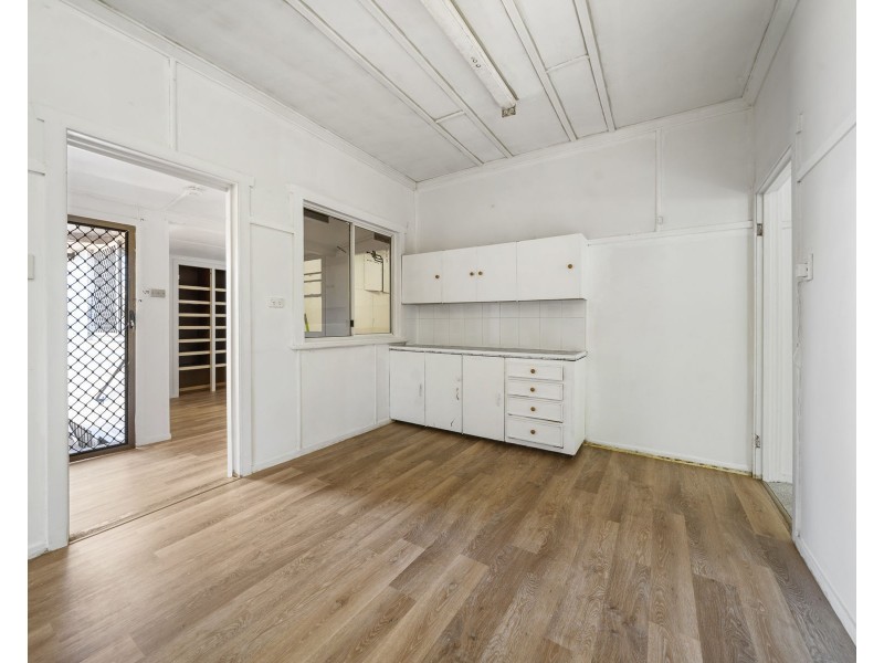 320a South Street, Harristown QLD 4350