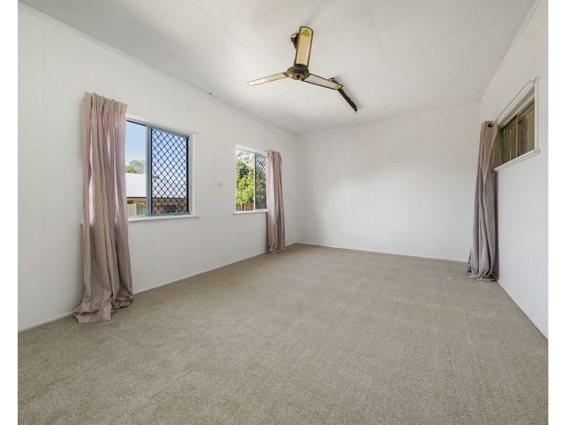 320a South Street, Harristown QLD 4350