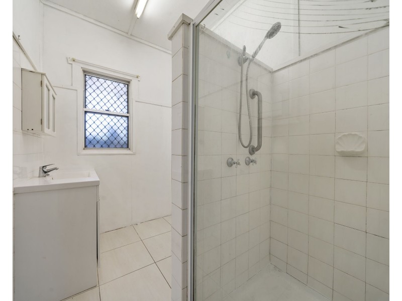 320a South Street, Harristown QLD 4350